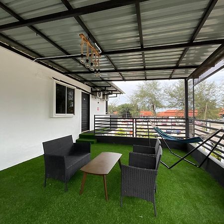 The Sky Inn Kuantan Exterior photo