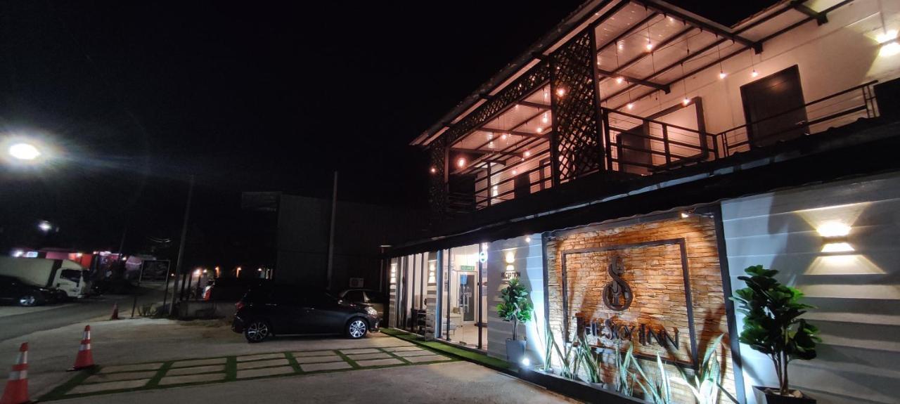 The Sky Inn Kuantan Exterior photo