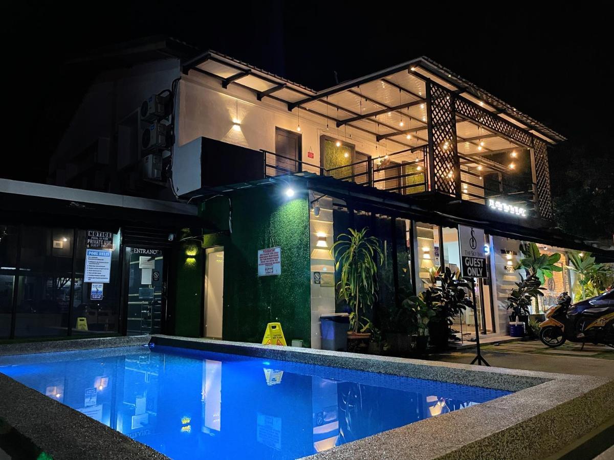 The Sky Inn Kuantan Exterior photo
